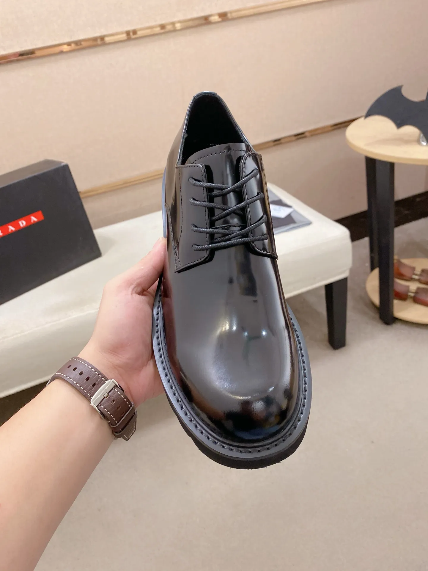 Factory price 640💰 🍁🍁High version High-quality new PRADA (Prada) counters are launched simultaneously, new men's shoes, 😘fabrics are selected from imported lacquered first-layer cowhide, and imported cowhide lining. 👍🏿 High-end ☄️ air-cushion molded anti-slip rubber outsole, exquisite lines, simple and elegant, comfortable and high-end for leisure travel. Code number: 38 to 45